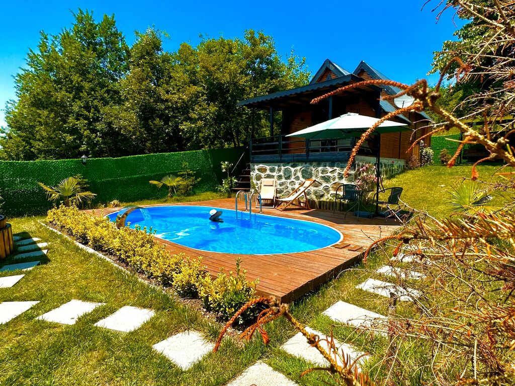Naz Bungalov