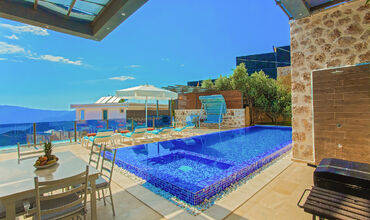 TY 121 Villa White Smith