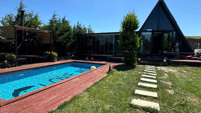 Arnavutköy Havuzlu Bungalov