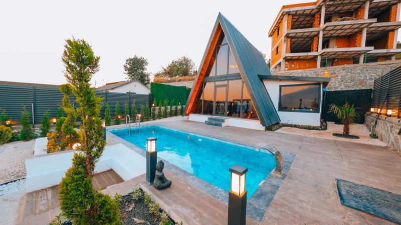 Geyve Sun Valley White Bungalow