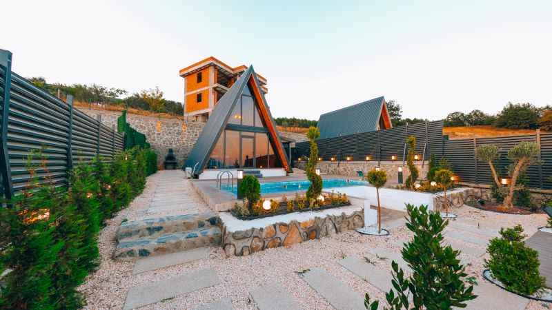 Geyve Sun Valley White Bungalow